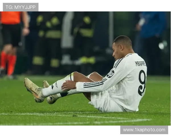 西媒曝姆巴佩带伤作战膝伤复发