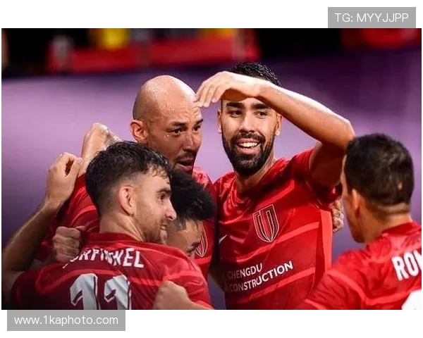 费利佩34岁生日替补双响全场喝彩